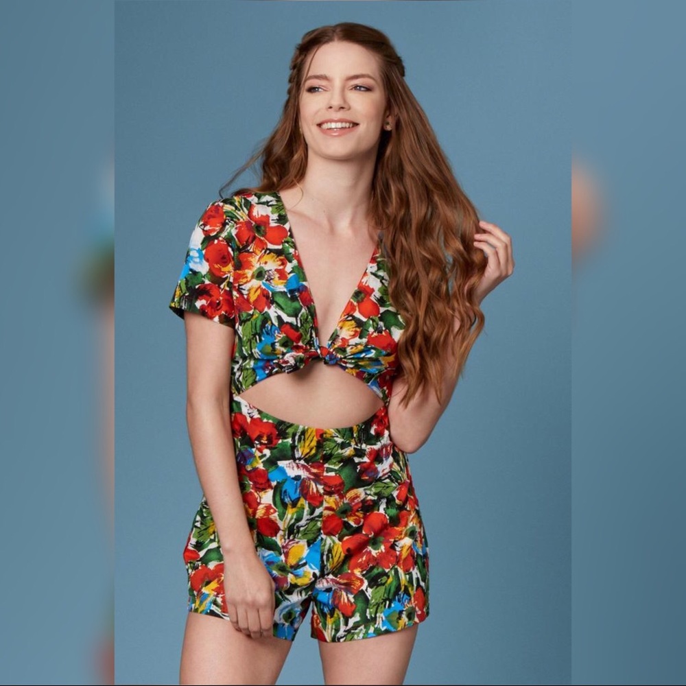 ❌SOLD❌NWT ROMPER - LUSH FLORAL TIE FRONT ROMPER